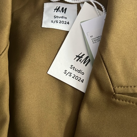 Studio collection twill utility vest - Picture 10 of 10